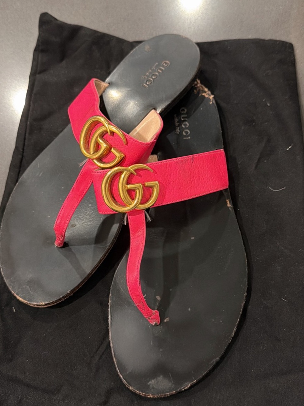 Gucci Hot Pink Leather GG Logo Thong Sandals